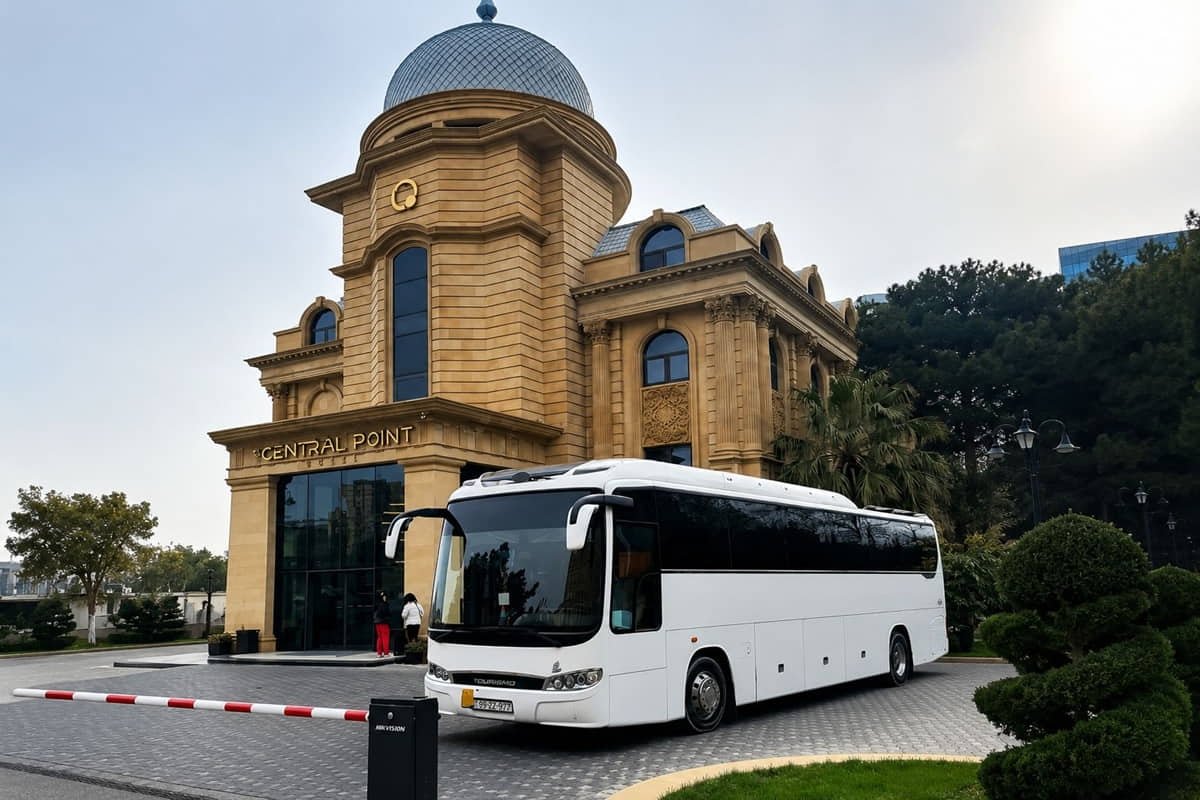 50 nəfərlik avtobus Bakıda, The Central Point Hotel Baku-da park edilib