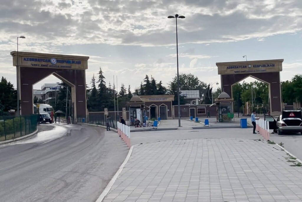 Пограничный переход «Красный мост» между Азербайджаном и Грузией