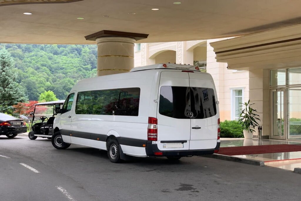 Индивидуальный трансфер из Баку в Габалу на микроавтобусе