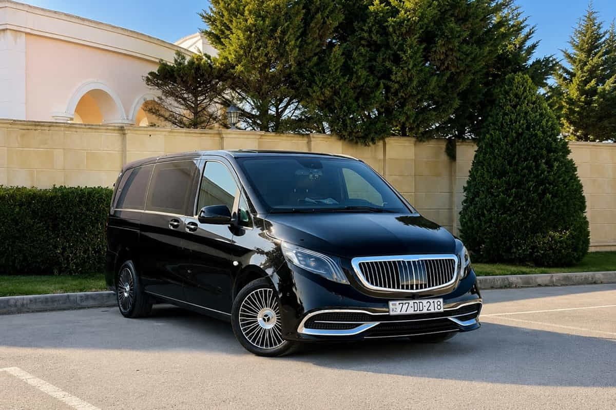 7-seater minivan rental in Baku for group travel