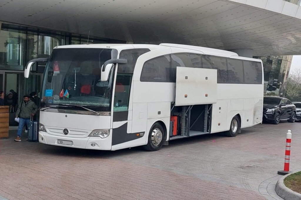 Fairmont Baku Otelində 46 nəfərlik Mercedes-Benz avtobusu